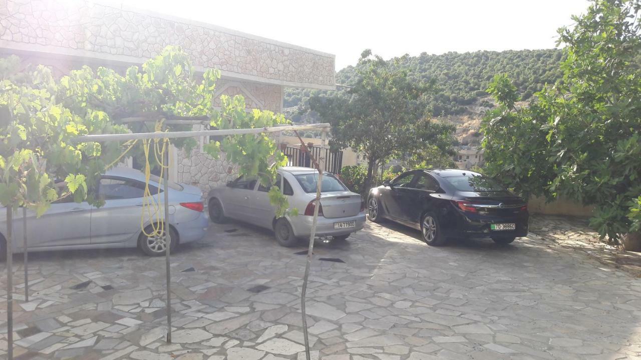 Mhna Guest House Ajloun Luaran gambar